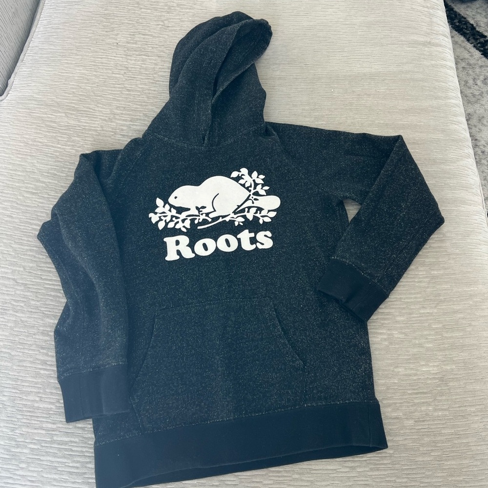 Roots yxl hoodie. Perfect condition. Worn 1x.